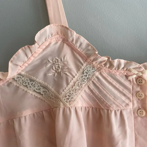 Sweet Vintage Milkmaid/Coquette Slipdress or Top in Excellent Condition - Picture 4 of 4